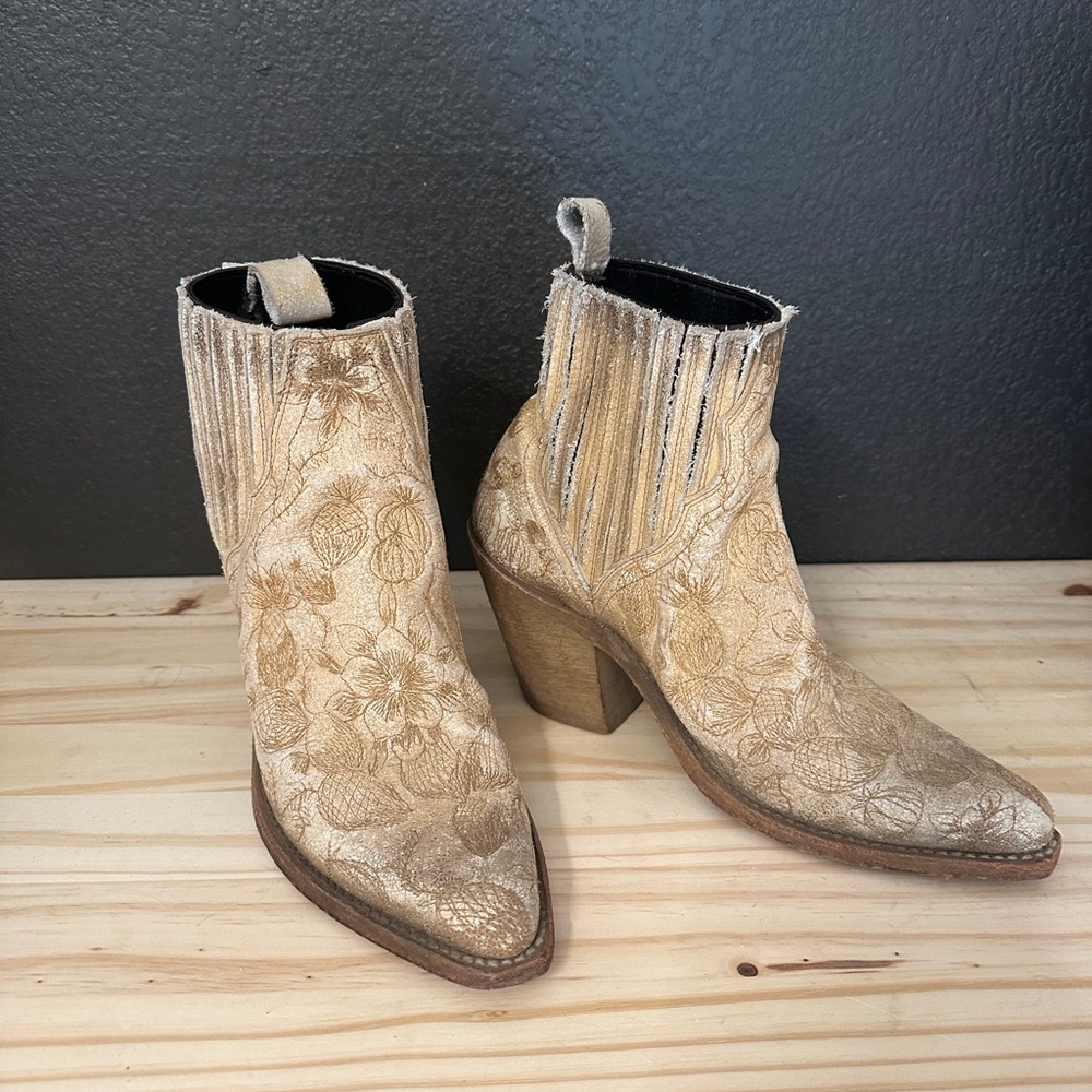 Floral Embroidered Ankle Cowboy Boots - Tan